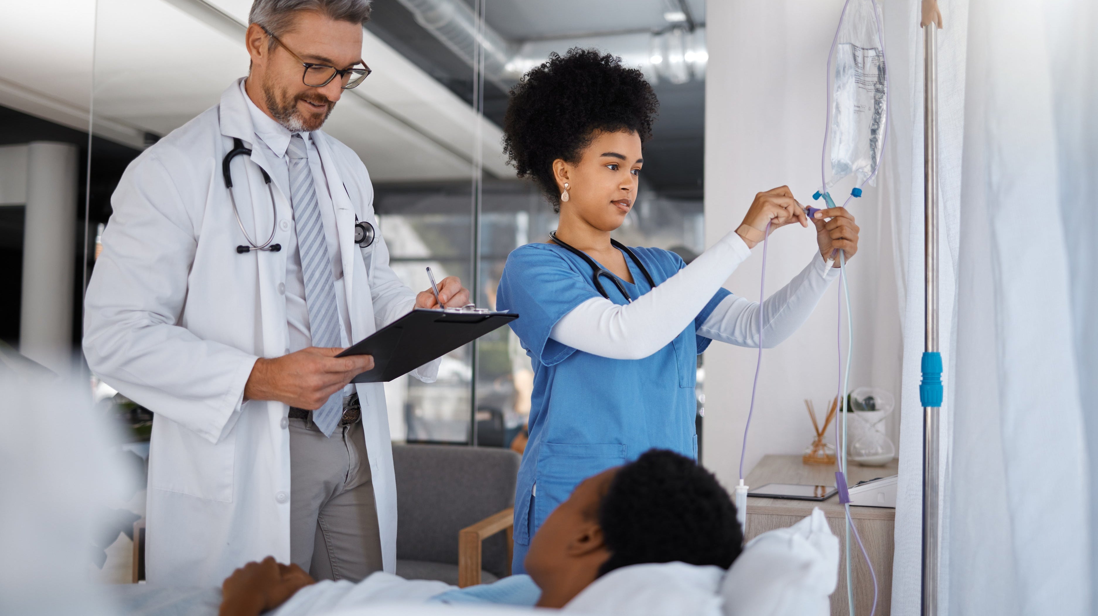 O que o Brasil pode aprender com modelos internacionais de saúde colaborativa